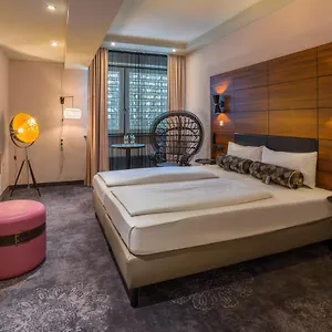 Elaya Hotel Munich
